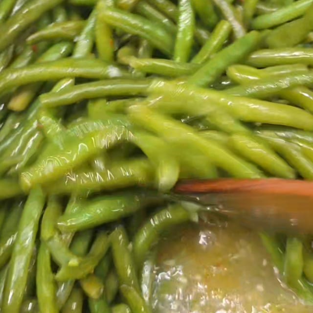 Southern Style String Beans (No Meat).