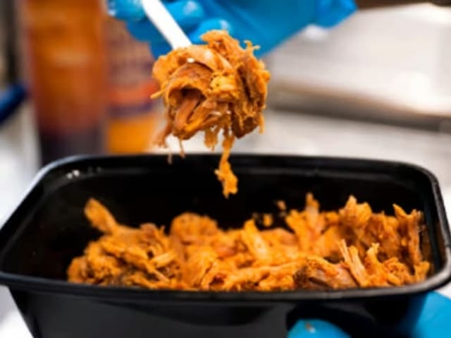 Pulled Chicken Catering.